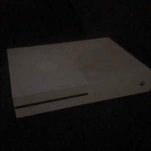 Xbox for sale dirty don’t use it 70